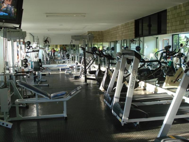 - 3 Quartos - 1128 *